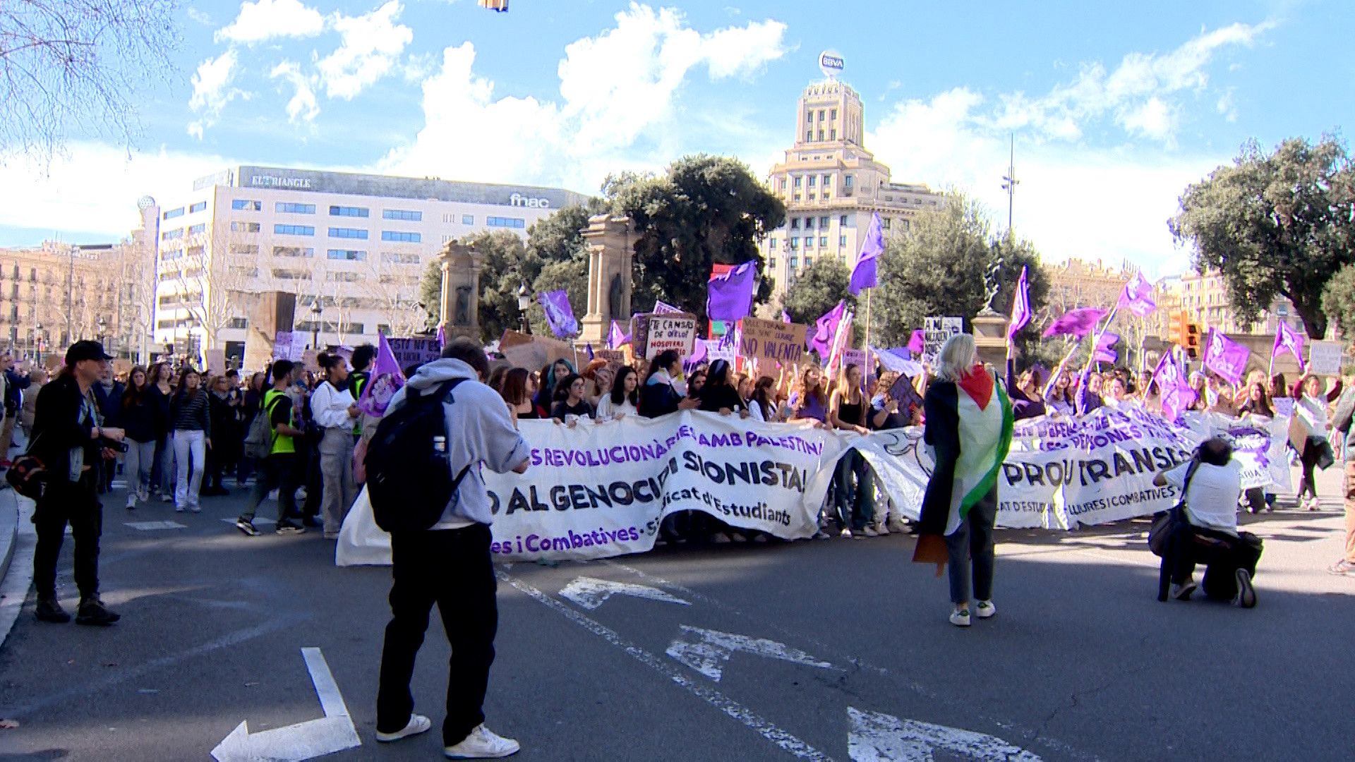 Manifestación de estudiantes por el 8M en Barcelona