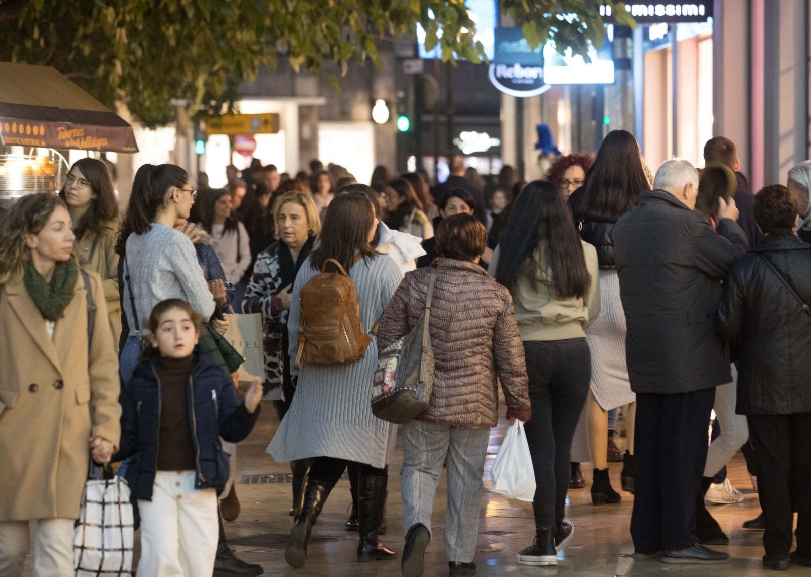 El centro lleno por las compras prenavideñas y el puente de diciembre