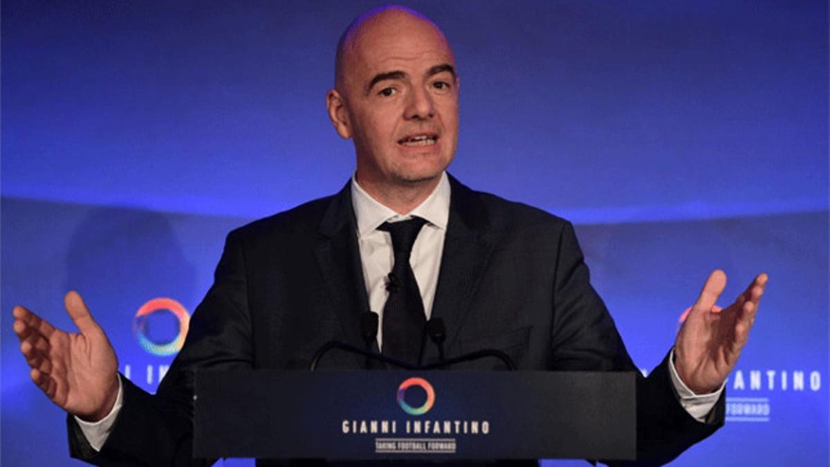 Gianni Infantino, candidato a la presidencia de la FIFA, durante una rueda de prensa en Wembley