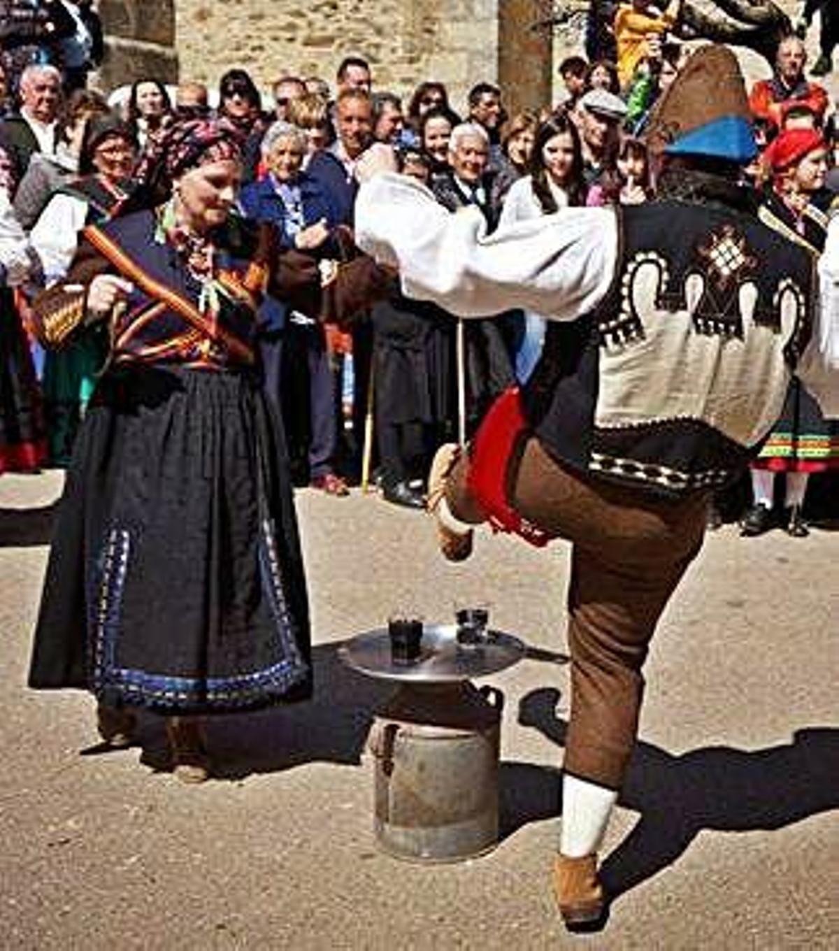 El folclore alistano, en el foco del mundo