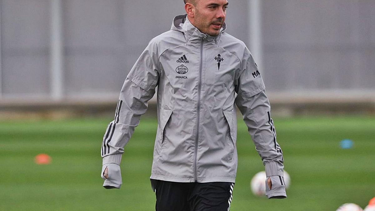 Iago Aspas, durante el entrenamiento vespertino del jueves en la nueva ciudad deportiva. |  // RC CELTA