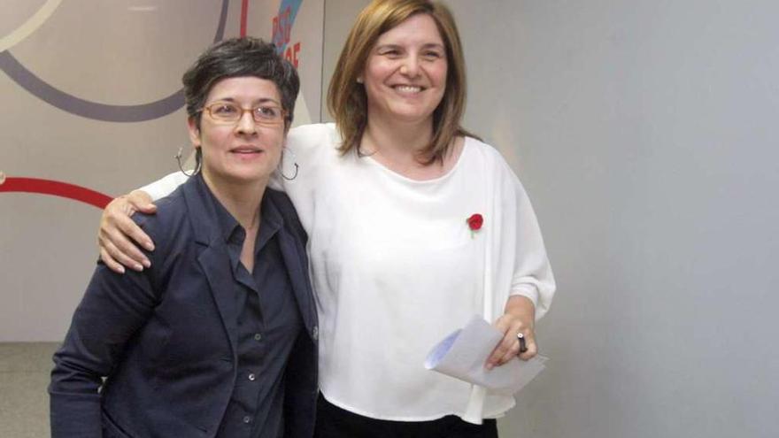 Patricia Vilán y Pilar Cancela, anoche en la sede del PSgeG-PSOE. // Xoán Álvarez