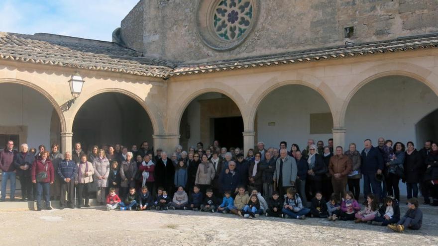 Vecinos de Porreres celebran el 64 aniversario de la nueva carretera de Monti-sion