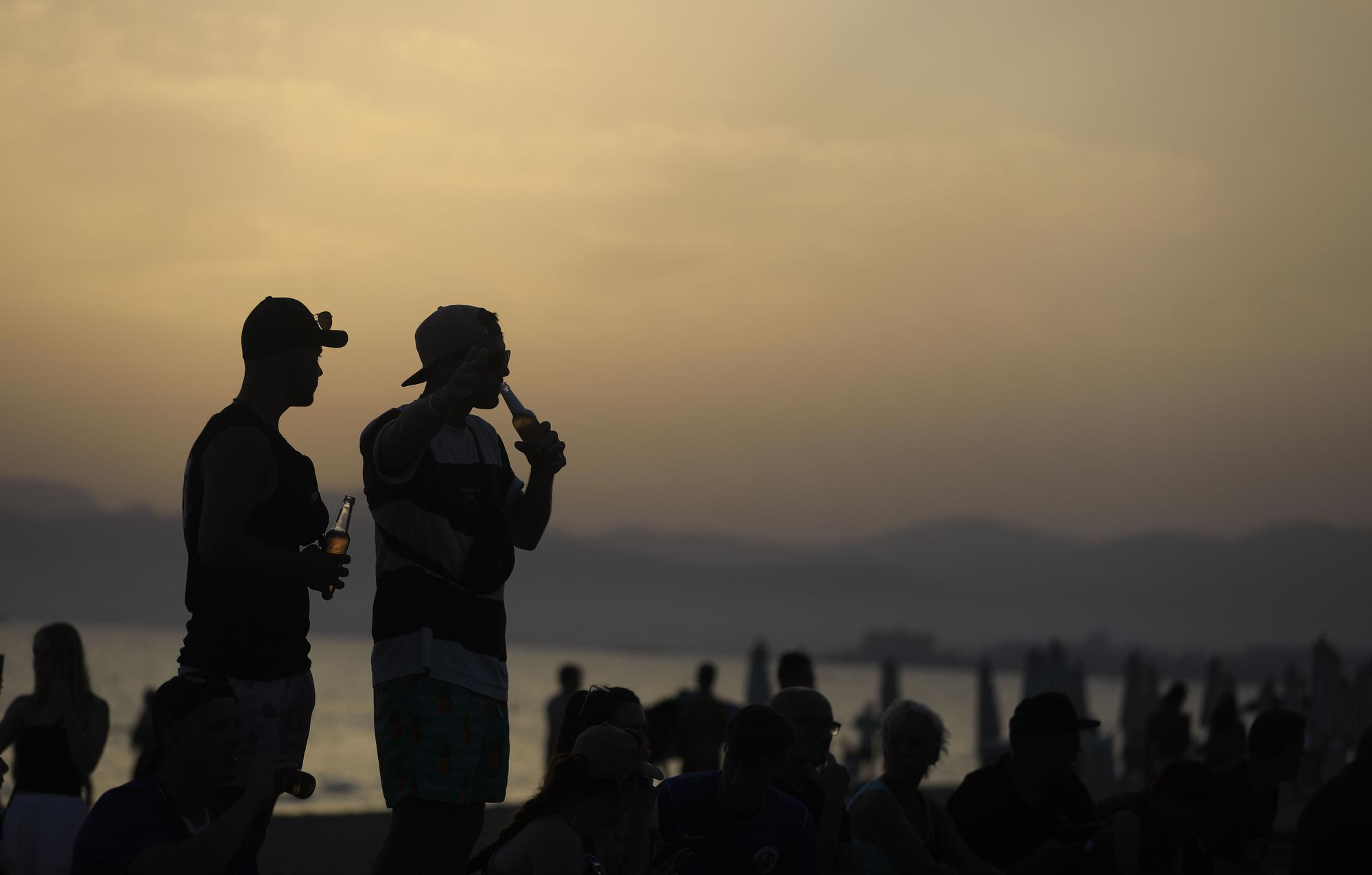 Sonntagabend an der Playa de Palma – den Urlaubstag auf Mallorca entspannt am Strand ausklingen lassen