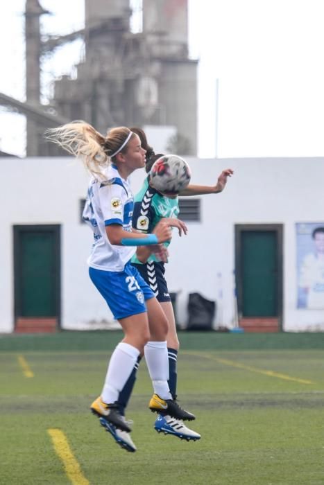 26-01-20  DEPORTES. CAMPOS DE FUTBOL MUNICIPAL DE ARGUENEGUIN. ARGUINEGUIN. MOGAN. Partido de futbol femenino entre los equipos del Femarguín contra el Tenerife B disputado en Campo de futbol Municipal de Arguineguin.  Fotos: Juan Castro  | 26/01/2020 | Fotógrafo: Juan Carlos Castro