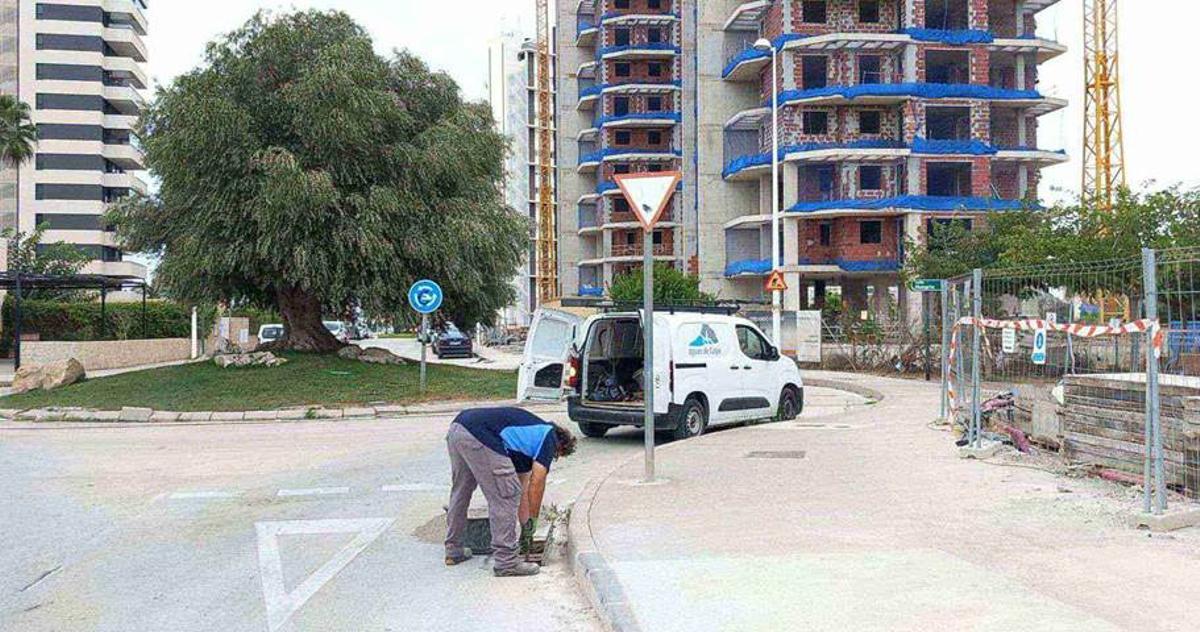 Trabajos de limpieza en las calles de Calp