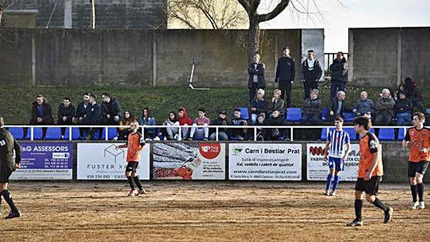 El públic del municipal de Casserres en l&#039;últim derbi amb el Montmajor