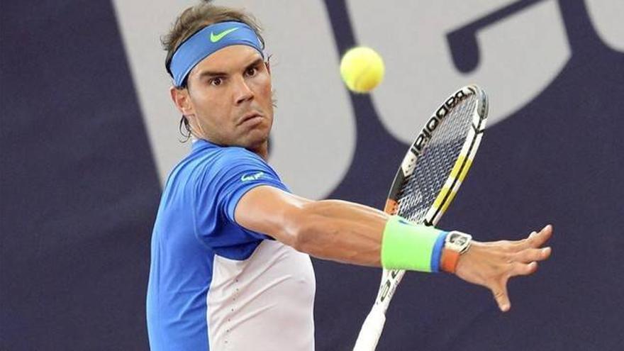 Nadal supera su primera prueba en Hamburgo