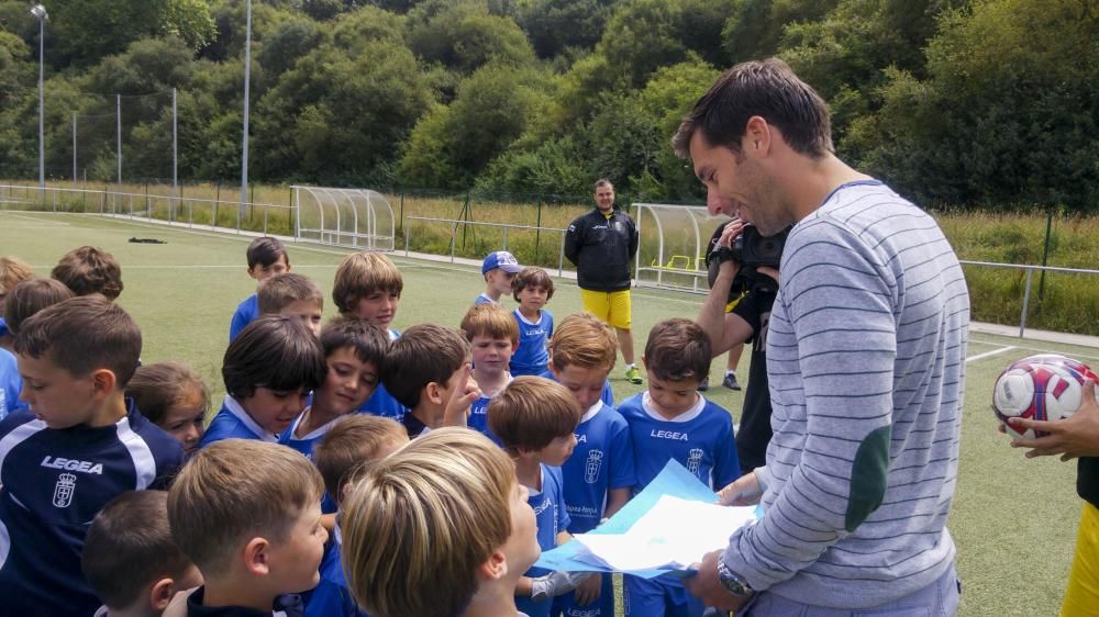 Visita de David Fernández al Campus el Real Oviedo