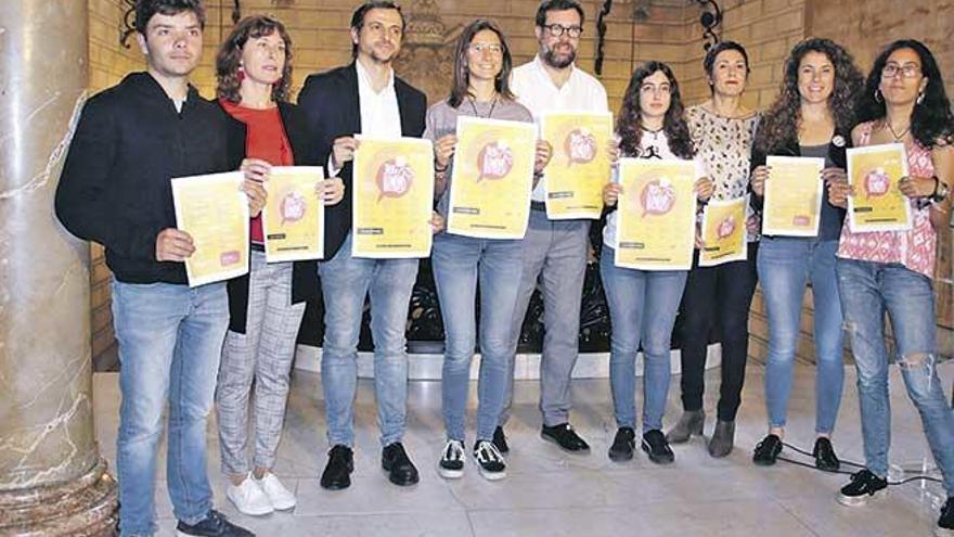 Representantes de Joves per la Llengua y de Cort presentaron ayer esta jornada.