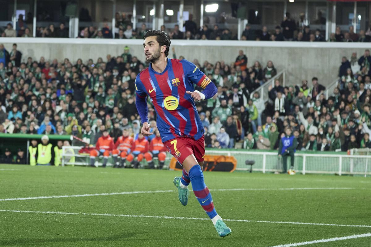 Ferran Torres ejerció de capitán y marcó un gran gol frente al Racing de Santander