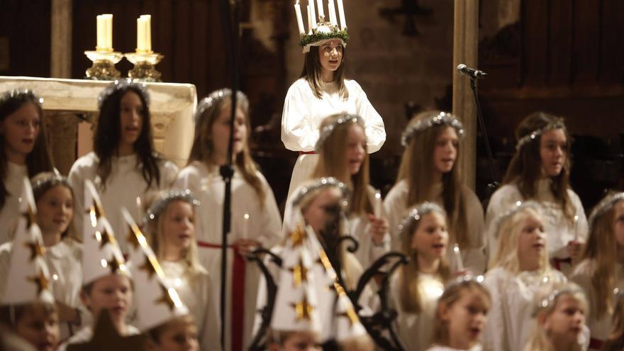 VÍDEO | La Seu celebra Santa Lucía: multitudinario concierto de Navidad del Colegio Sueco de Mallorca