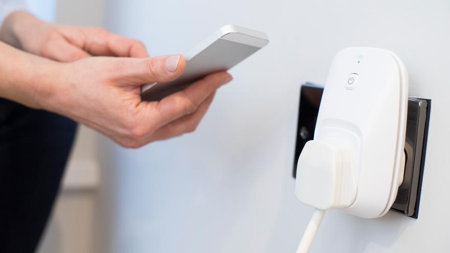 Los motivos por los que deberías tener en casa enchufes inteligentes para ahorrar en la factura de la luz