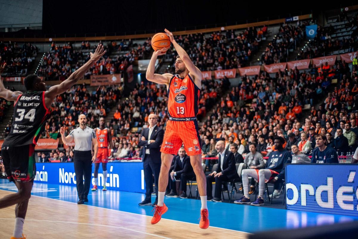 El Leyma arrolla al Cantabria (102 - 67)