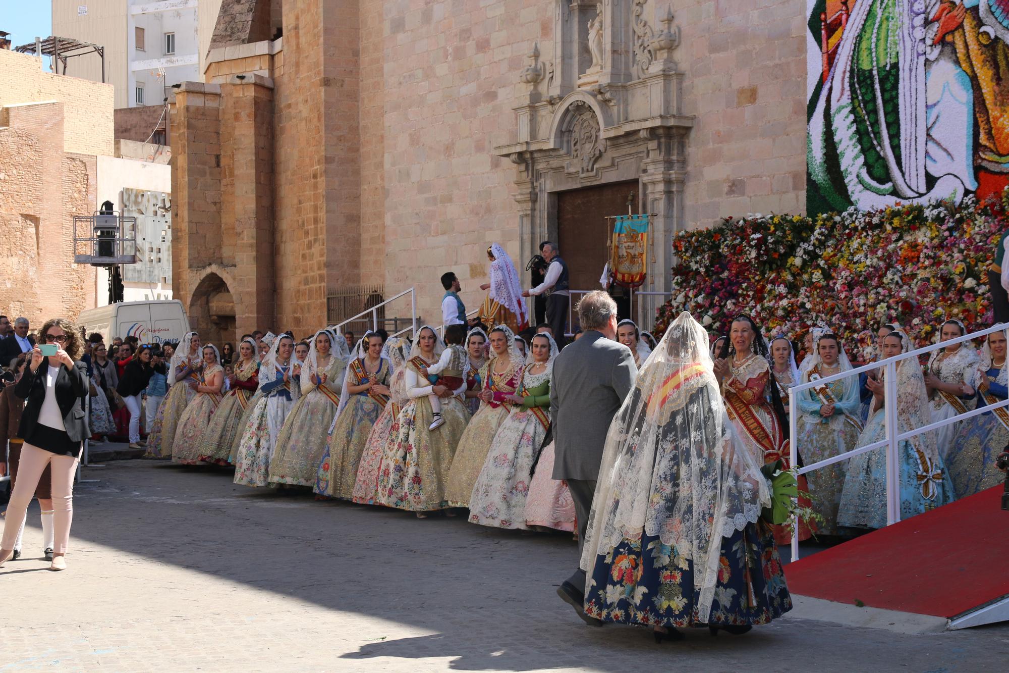 Las mejores imágenes de la 'Ofrena' de las Fallas de Burriana