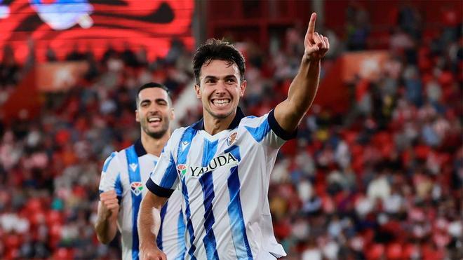 Zubimendi celebra su gol al Almería