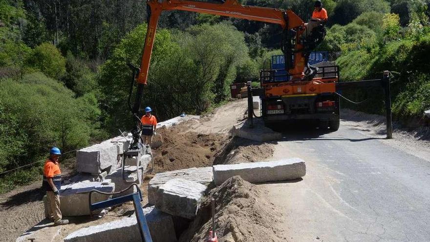 Estado de las obras de la carretera de Silván a Armenteira, ayer. // Noé Parga