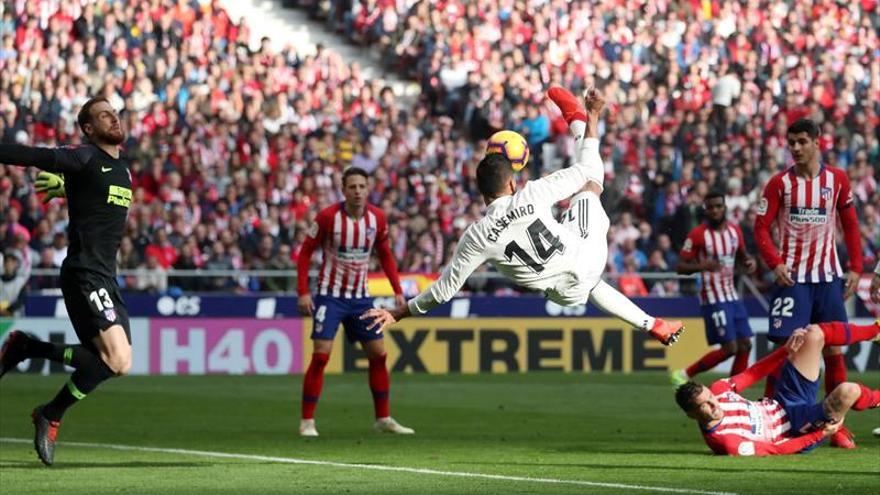 El Real Madrid se agarra a la liga con un lucido triunfo en el derbi