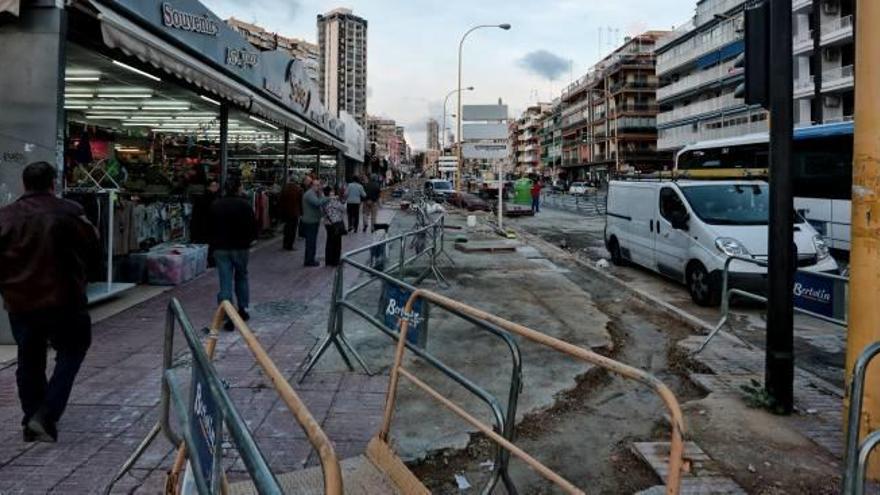 Benidorm cambia instalaciones eléctricas de más de una década