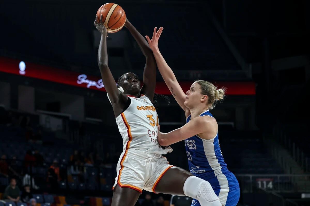 Un instante del duelo entre el Landes y el Galatasaray disputado este martes