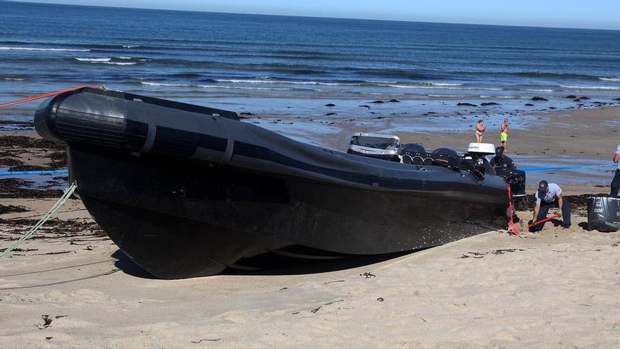 El tripulante detenido por la narcolancha de Portugal estaba escondido en las dunas de la playa