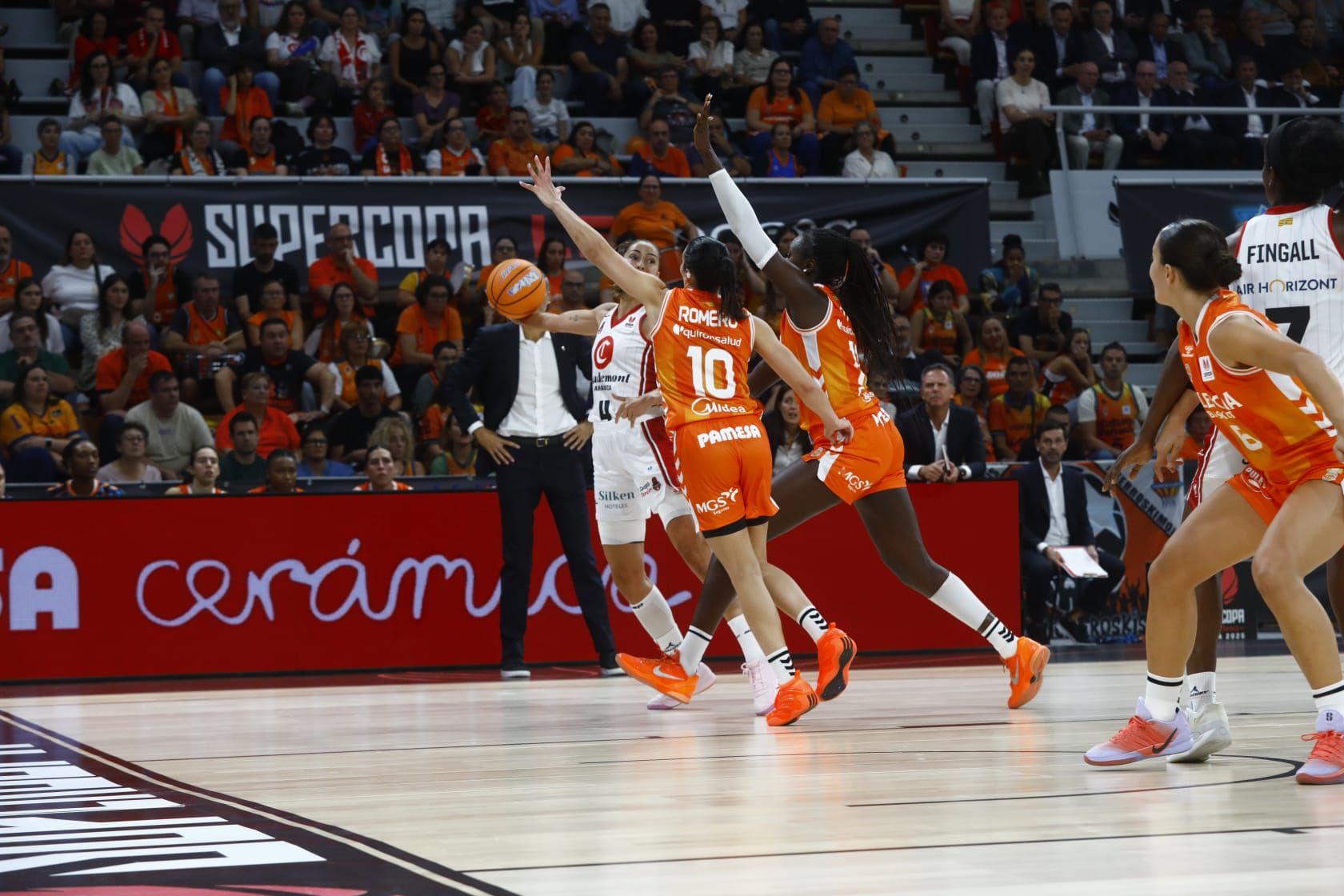 El Casademont Zaragoza - Valencia Basket, en imágenes