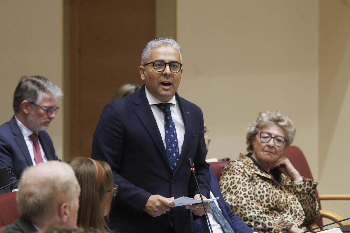 El diputado popular, Jesús Cano, este jueves durante su intervención en la Asamblea Regional.