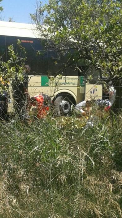 Colisión frontal entre un turismo y un autocar