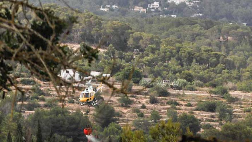 Nuevo incendio en el vertedero de Ibiza