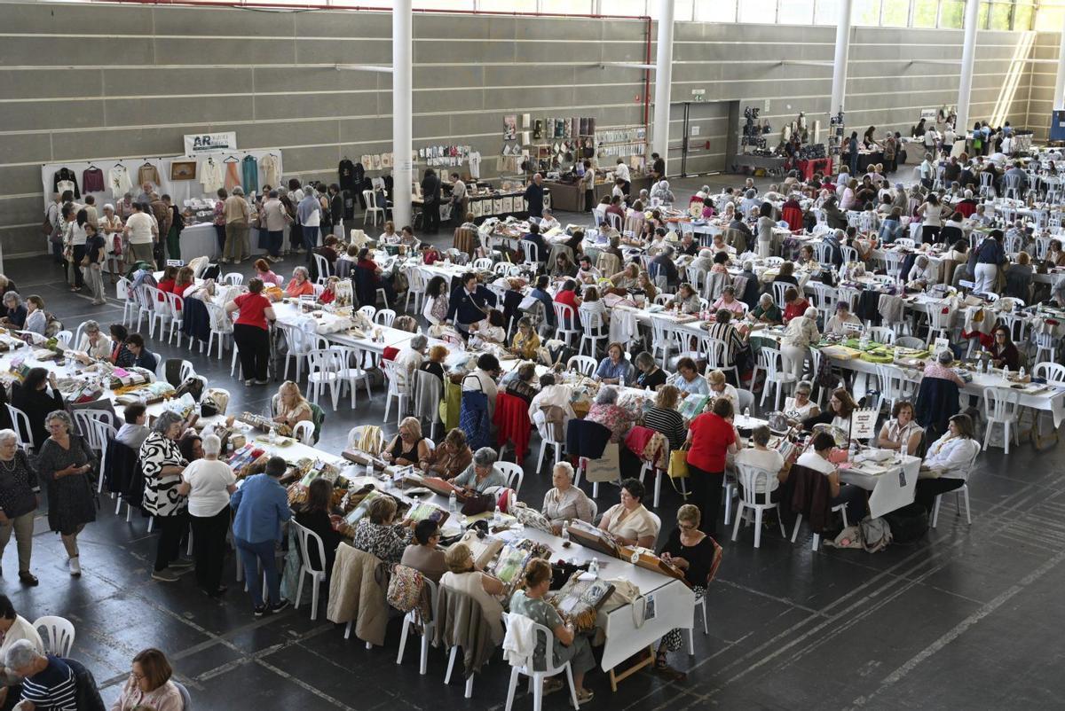 Cerca de 1.000 artesanas participaron en la edición 2026 del encuentro. | RAFA VÁZQUEZ