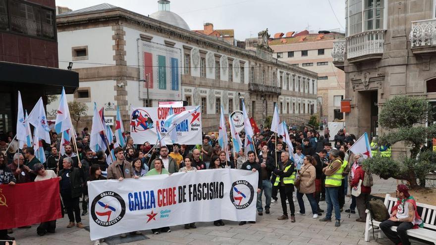 Miles de personas toman las calles de las siete ciudades gallegas en contra de las cargas policiales de A Coruña