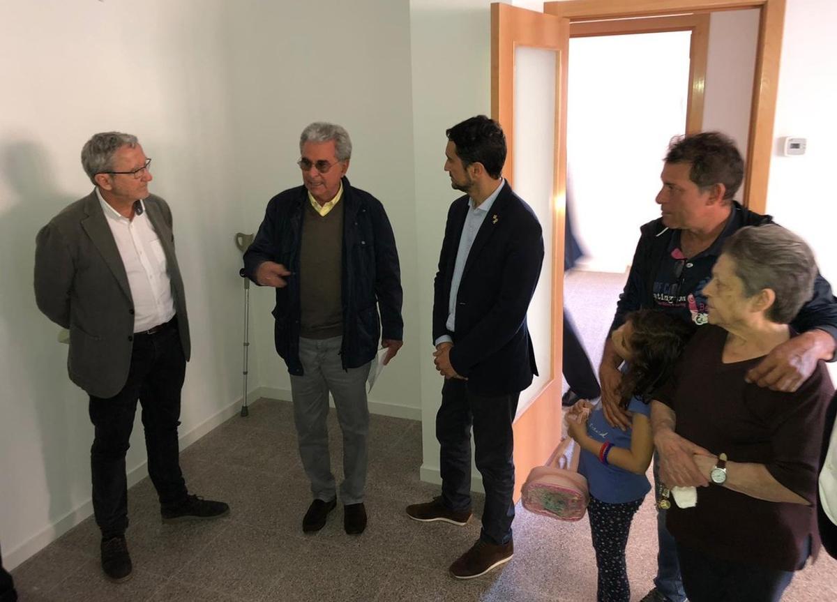 El conseller Calvet, durant el lliurament a Sabadell de pisos construïts per l’INCASÒL i finançats per l’Agència de l’Habitatge de Catalunya.