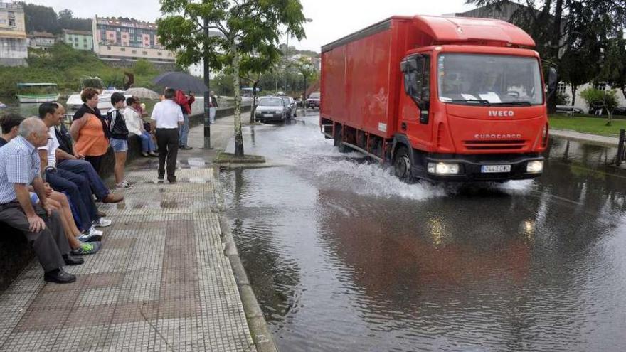 El Malecón de Betanzos, calle navegable por segundo día