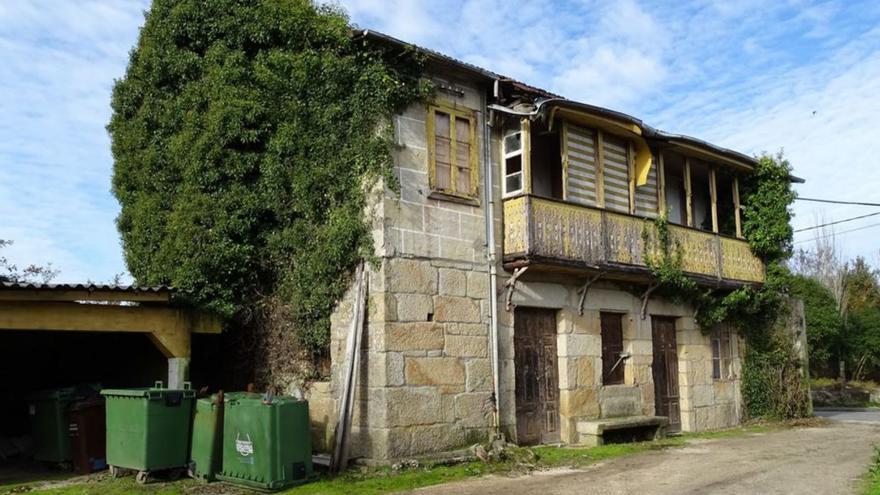 SOS Fonte de Troncoso alerta del deterioro del chalé de A Curuxeira en el Hotel Avelino