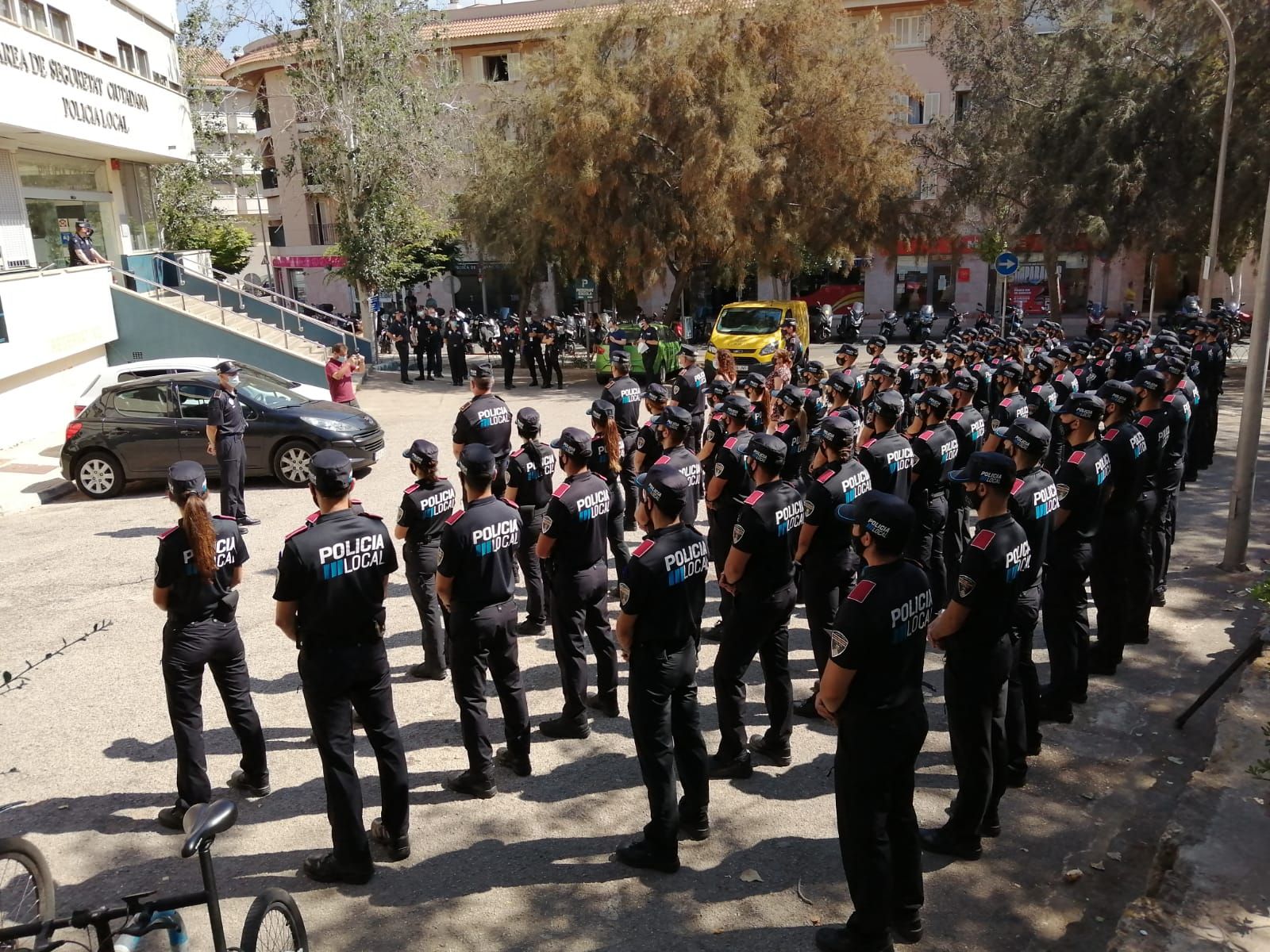 Presentan a un centenar de agentes en prácticas de la Policía Local de Palma