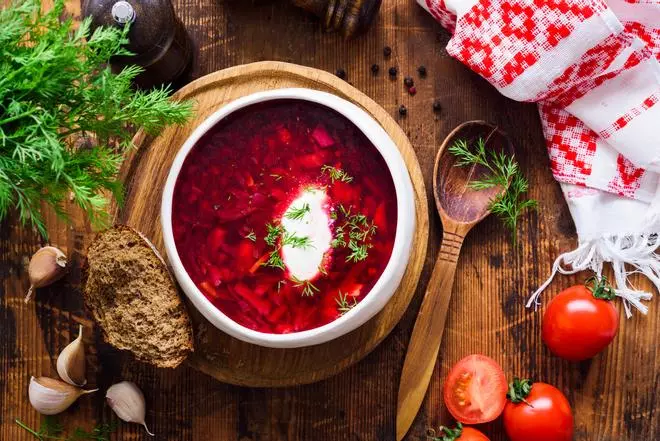 Así se come en Polonia: de la sopa 'borsch' a los bares de leche