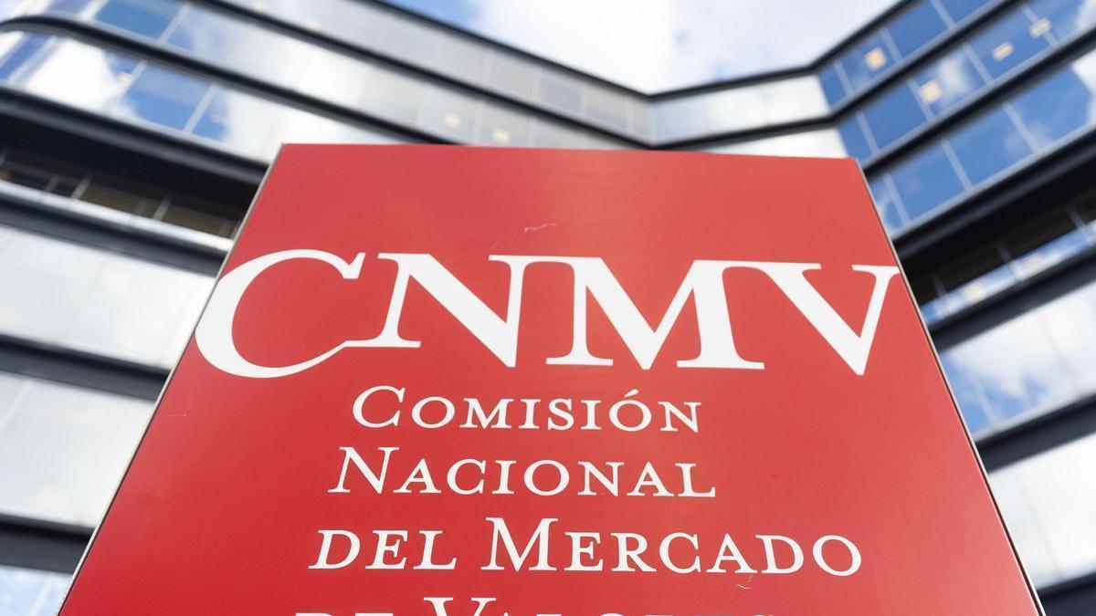 Archivo - Exterior de la sede de la Comisión Nacional del Mercado de Valores (CNMV).