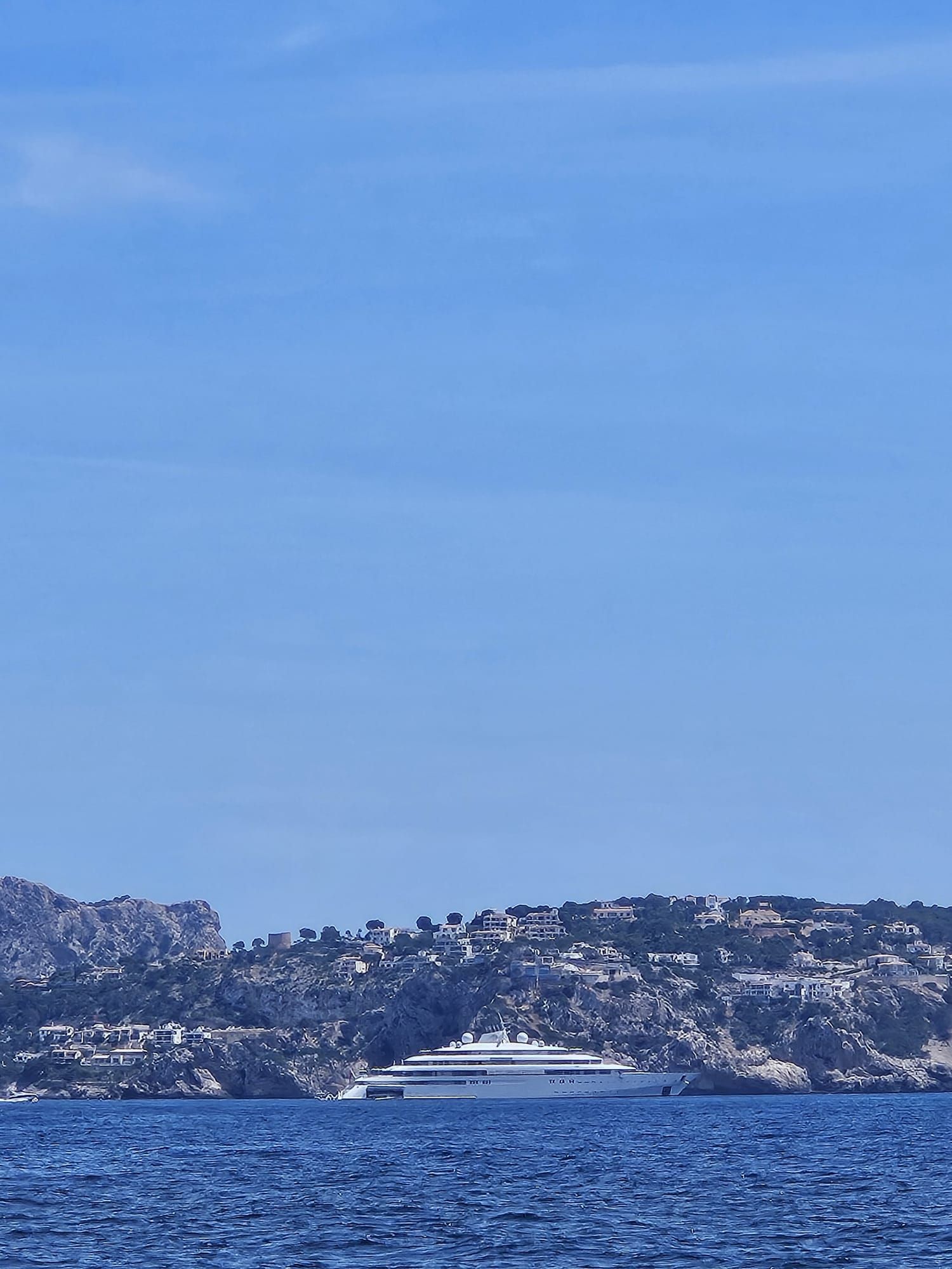 Yates en Mallorca: Las fotos de la llegada a a la isla del megayate Golden Odyssey
