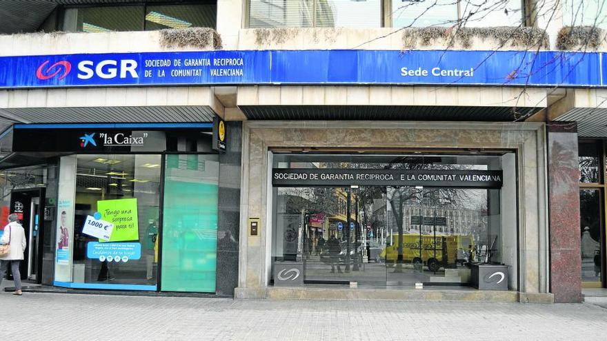 Fachada de la sede de la Sociedad de Garantía Recíproca en Valencia.