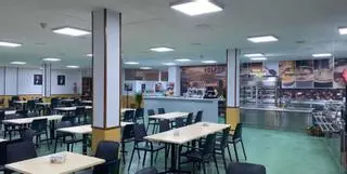 Reabre a cafetería da Facultade de Medicina da USC cunha gran novidade: oferta de buffet libre