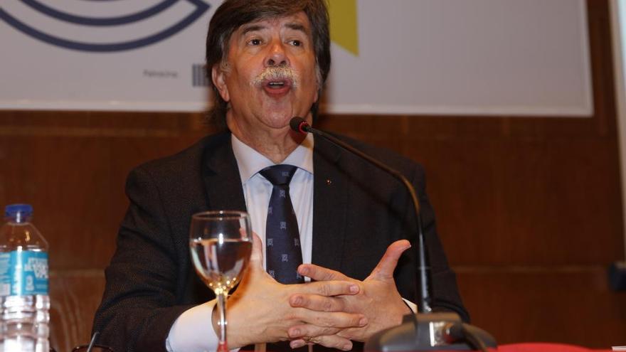 Javier Urra, en una conferencia en el Club Faro este año.