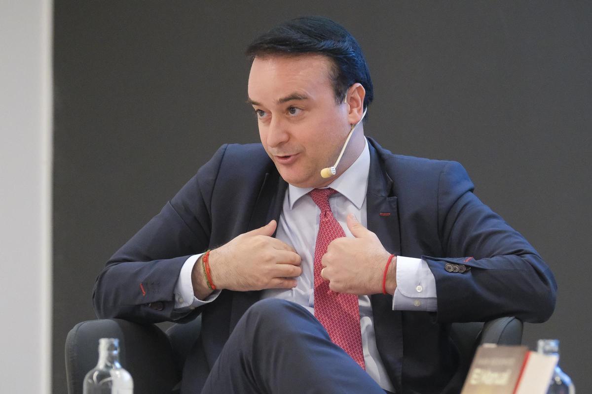 Iván Redondo presenta su libro 'El Manual' en el Club La Provincia