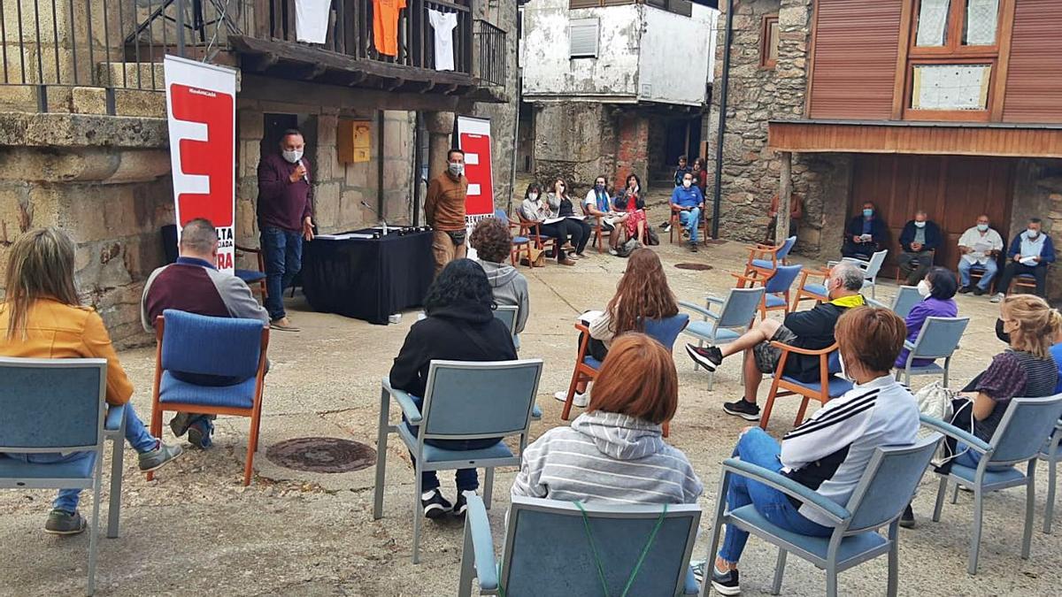 Imagen de una de las últimas reuniones de la España Vaciada en la provincia. |