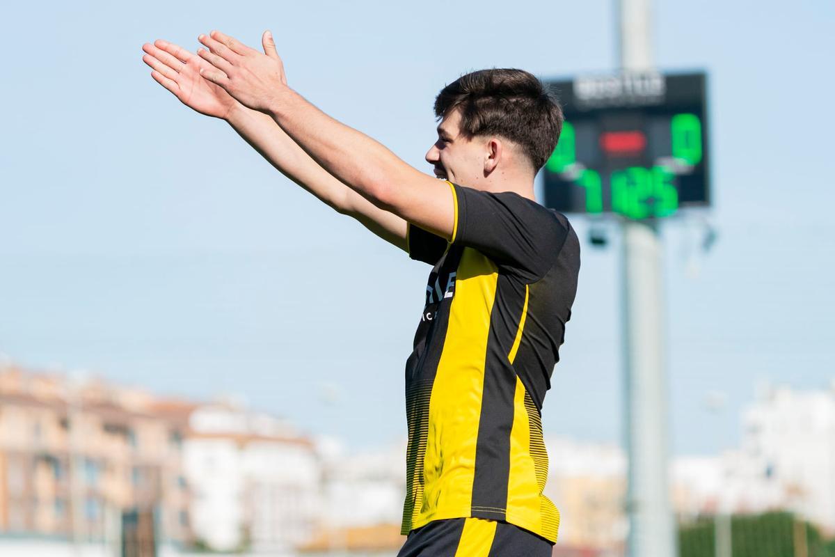 Joel Rodríguez fue el autor del primer gol del Roda ante el Crevillente.