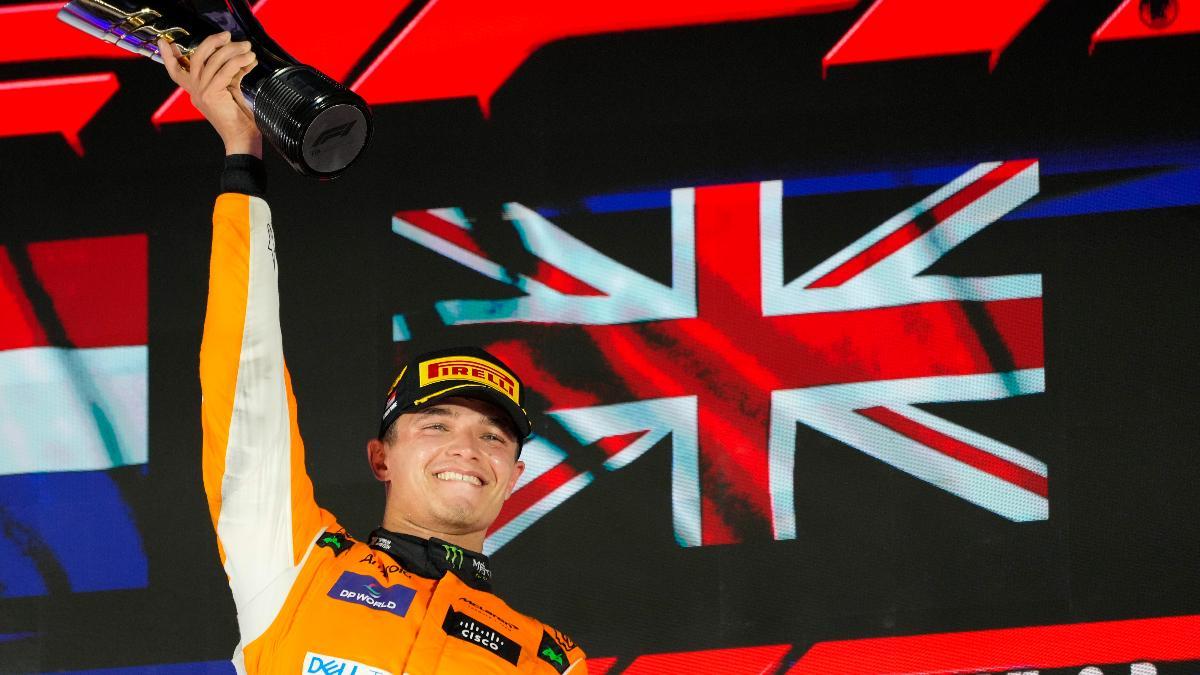 Lando Norris celebra su victoria en Singapur