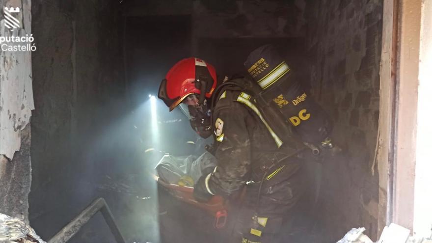 Un herido con quemaduras graves en un incendio en una vivienda de Vinaròs