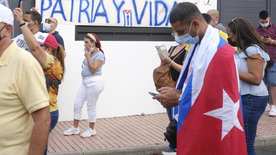 Protesta de cubanos ante el Consulado en Las Palmas de Gran Canaria (12/07/2021)