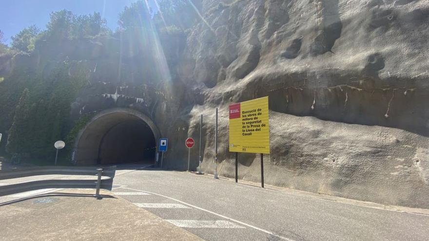 Unes malles protegiran de les pedres la casa del pantà de la Llosa del Cavall