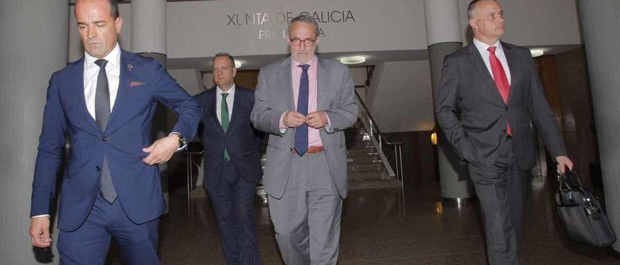 Desde la izq., Jaime López (Lugo), José Manuel Pérez Canal (Ourense), Antonio Dieter (expresidente de la CEG) y Jorge Cebreiros (Pontevedra), tras su reunión con Núñez Feijóo en la Xunta en junio. // Xoán Álvarez