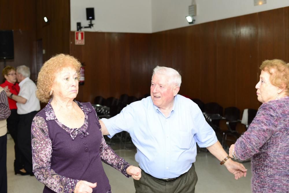 Bailes para mayores en centros cívicos de A Coruña